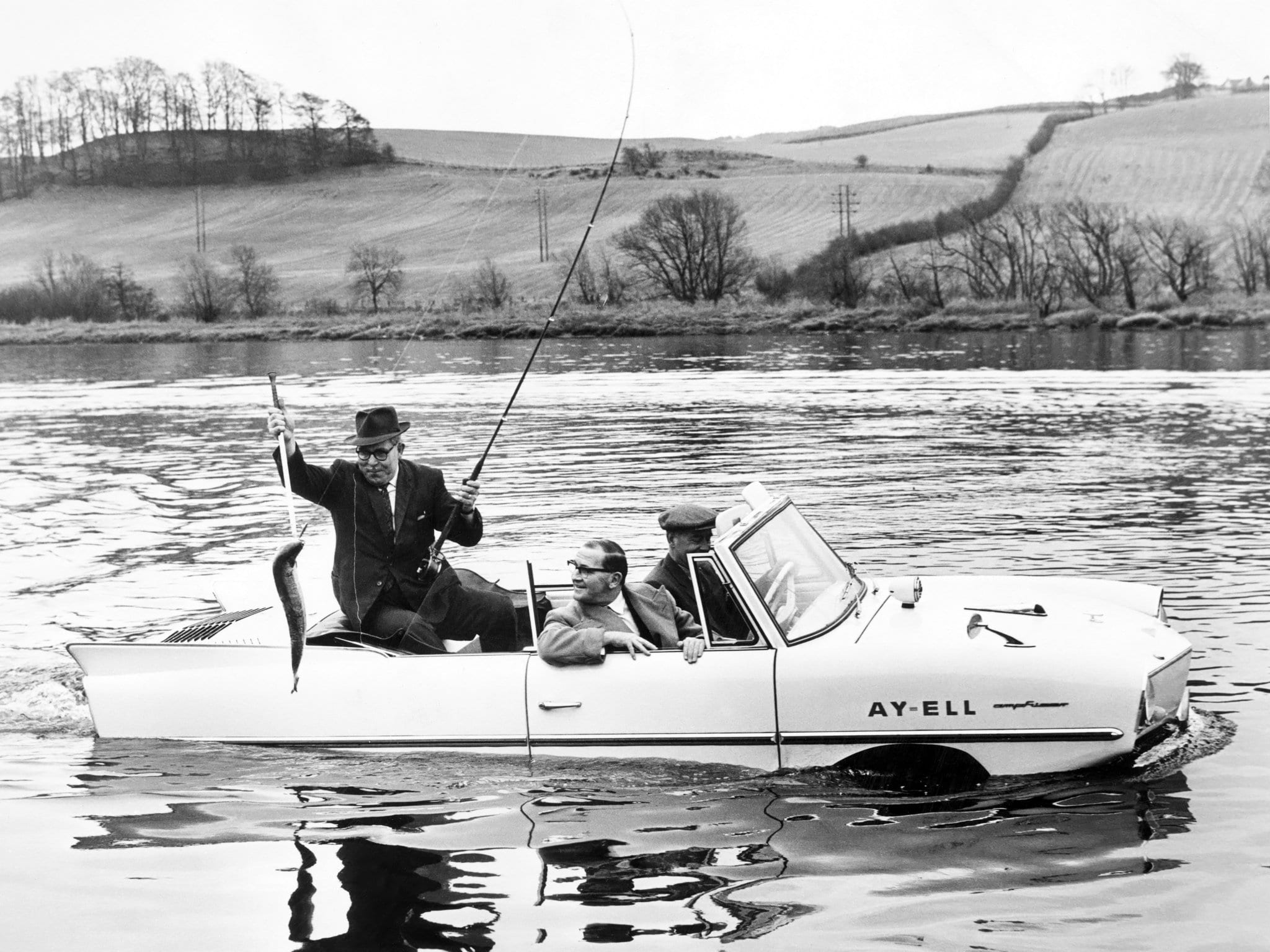 Amphicar 770 – Krótka historia samochodu ze zdjęcia