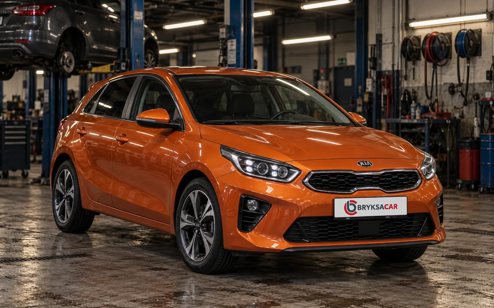 Kia Ceed w hali warsztatu