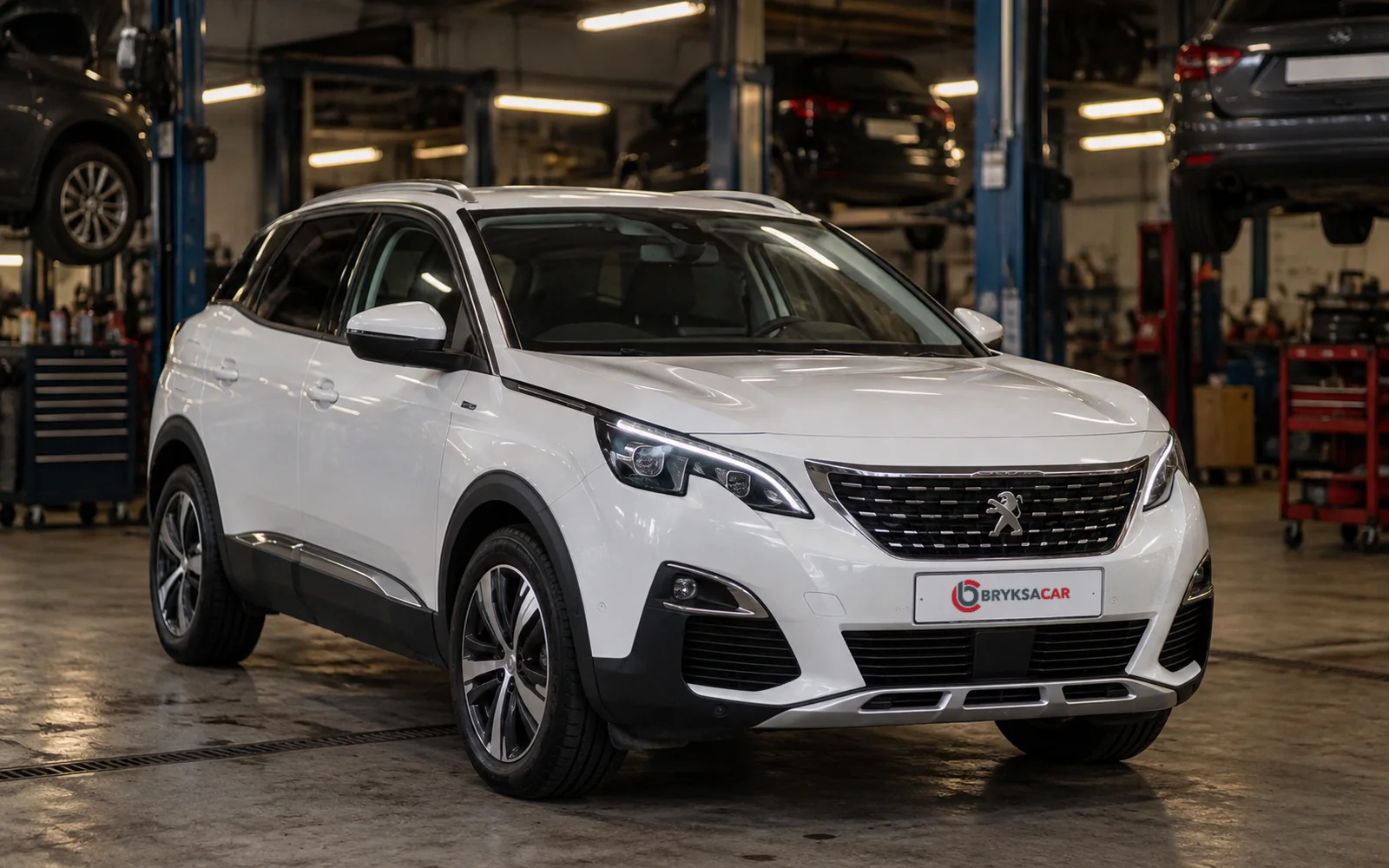 Peugeot 3008 w hali warsztatu