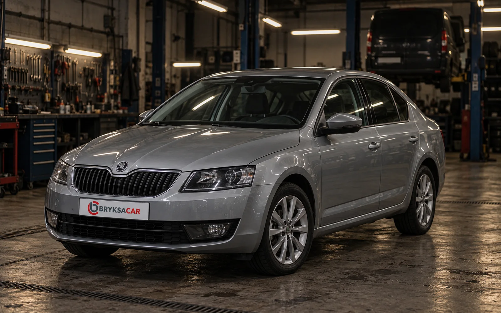 Skoda Octavia w hali warsztatu