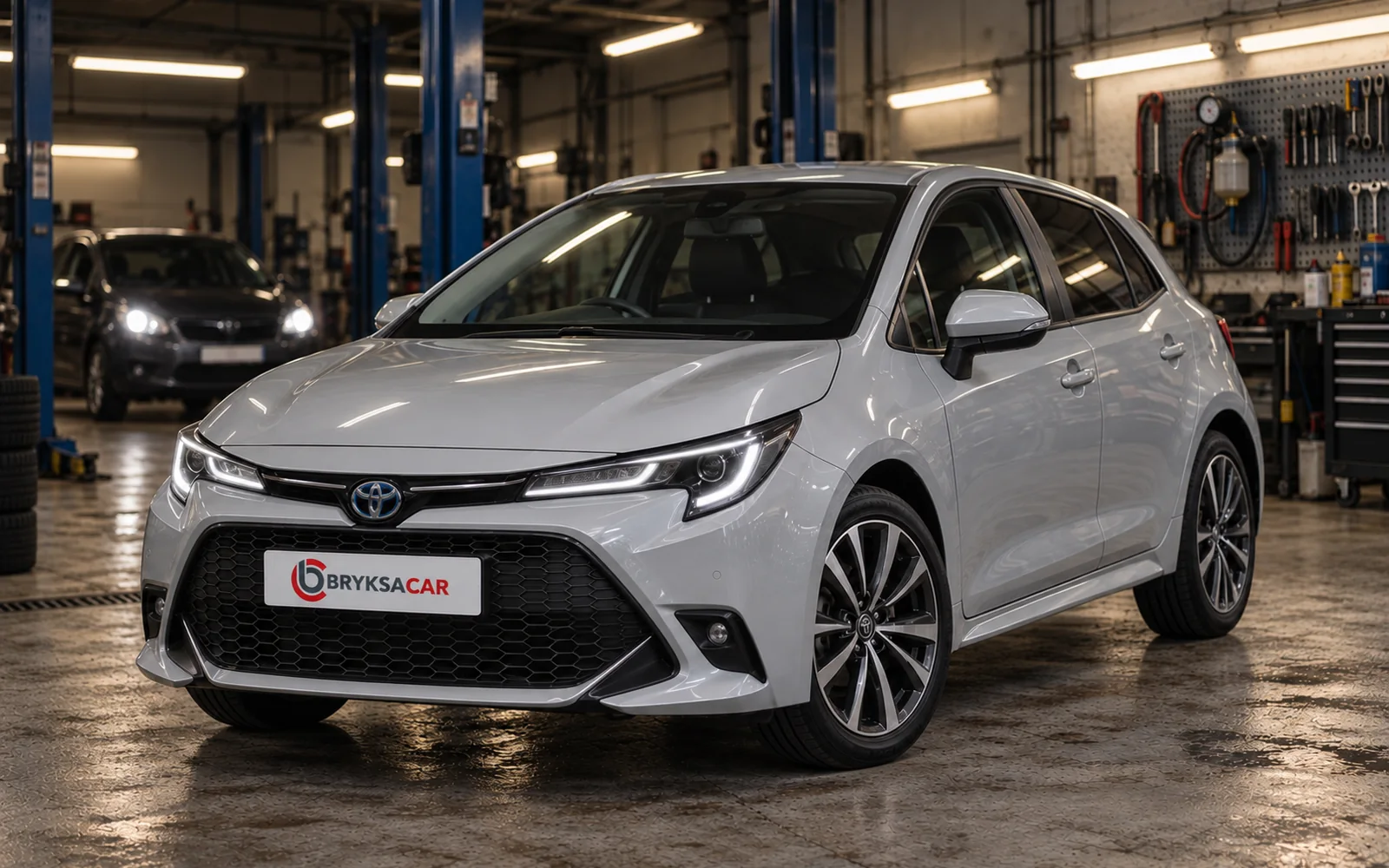 Toyota Corolla w hali warsztatu